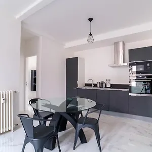 J Juan-les-Pins